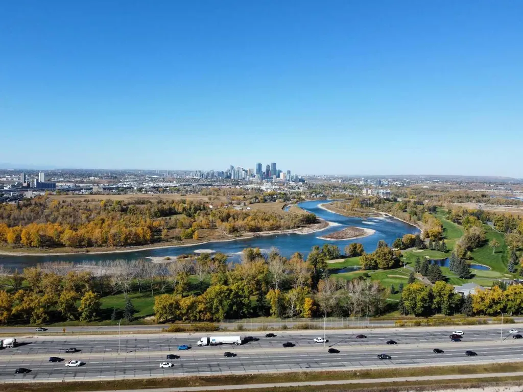2727 28 Avenue SE Calgary AB T2B 0L4