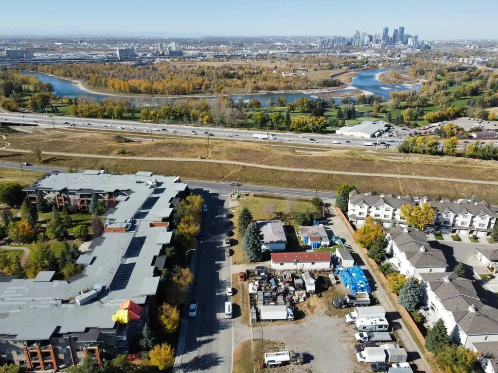 2727 28 Avenue SE Calgary AB T2B 0L4
