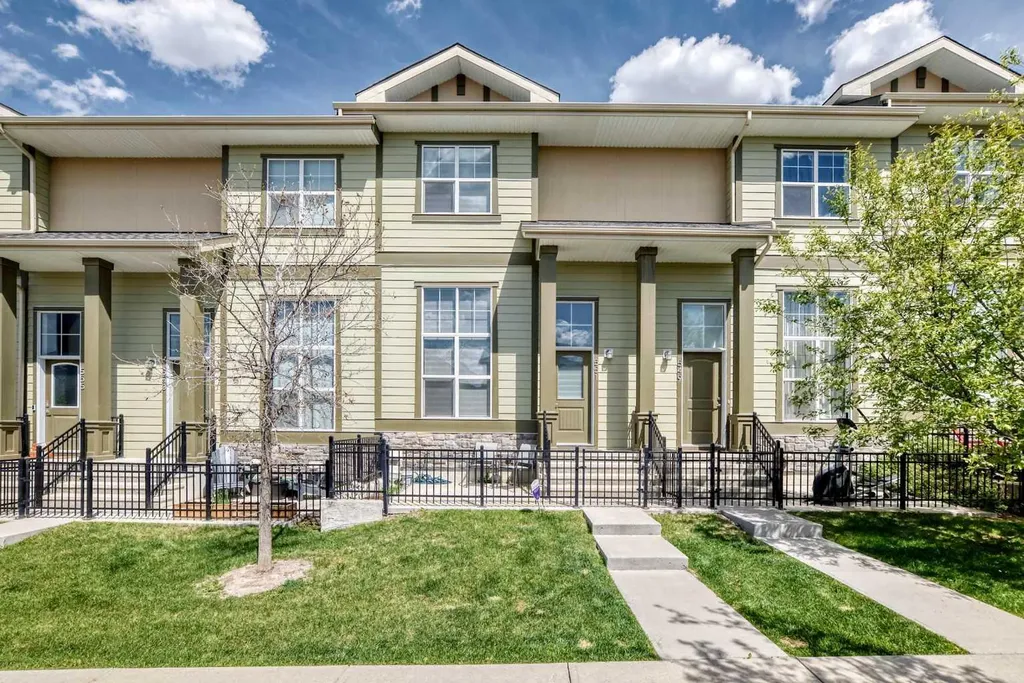 551 Evanston Link NW Calgary AB T3P 0B1