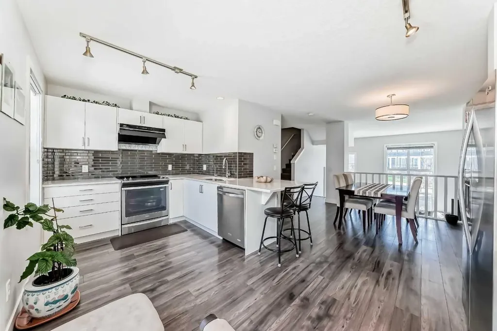 551 Evanston Link NW Calgary AB T3P 0B1
