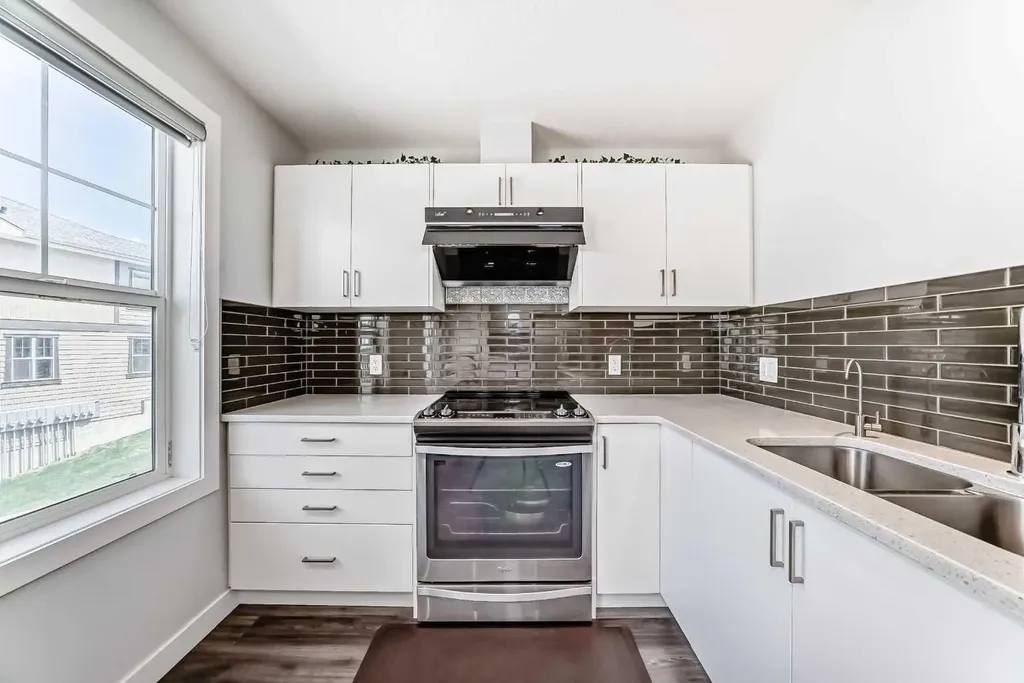 551 Evanston Link NW Calgary AB T3P 0B1