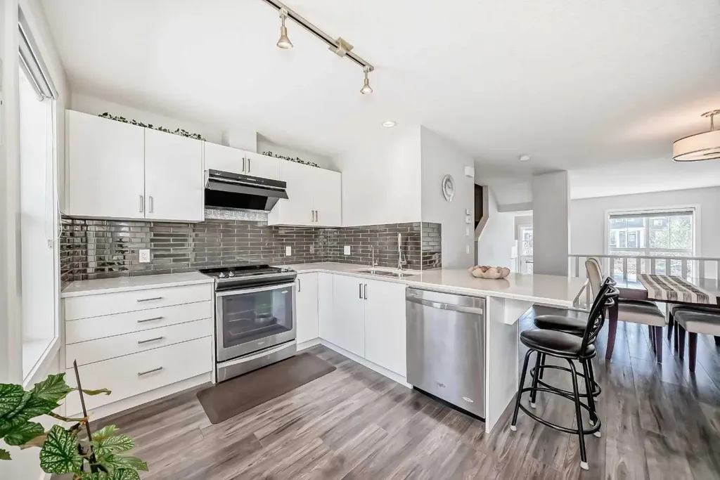 551 Evanston Link NW Calgary AB T3P 0B1