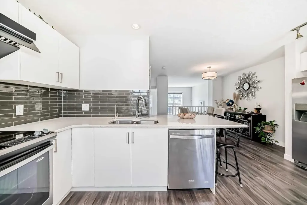 551 Evanston Link NW Calgary AB T3P 0B1