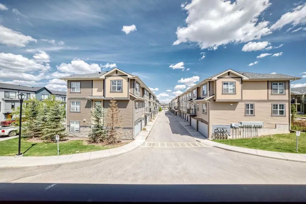 551 Evanston Link NW Calgary AB T3P 0B1