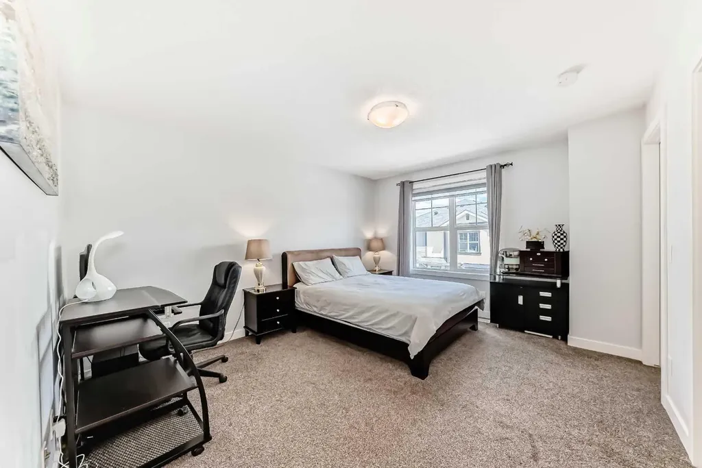 551 Evanston Link NW Calgary AB T3P 0B1