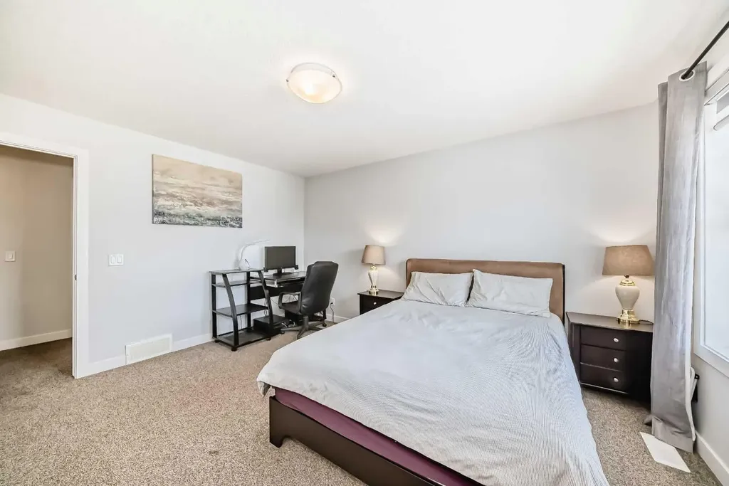 551 Evanston Link NW Calgary AB T3P 0B1