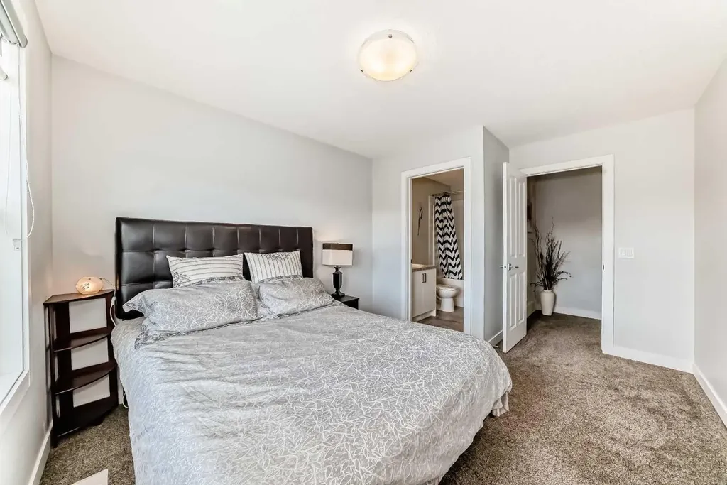 551 Evanston Link NW Calgary AB T3P 0B1