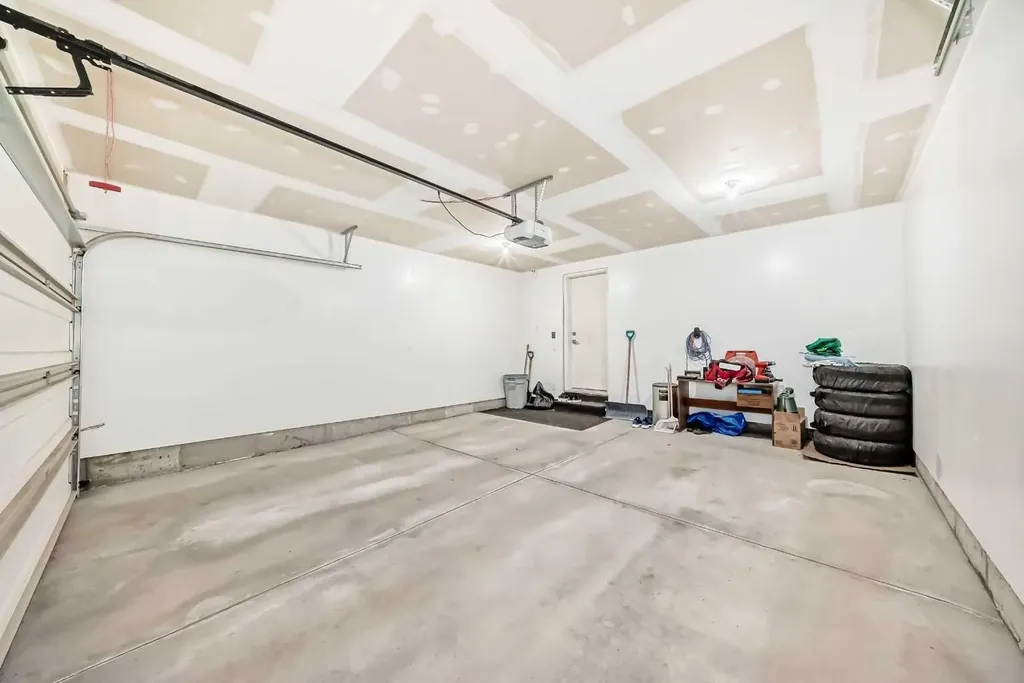 551 Evanston Link NW Calgary AB T3P 0B1