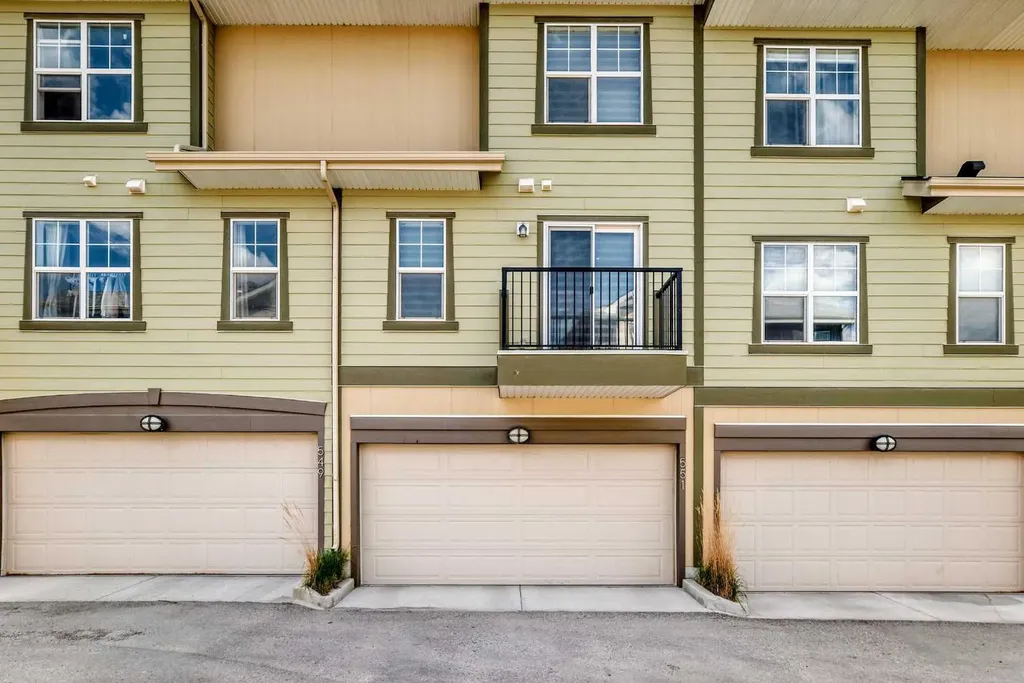 551 Evanston Link NW Calgary AB T3P 0B1