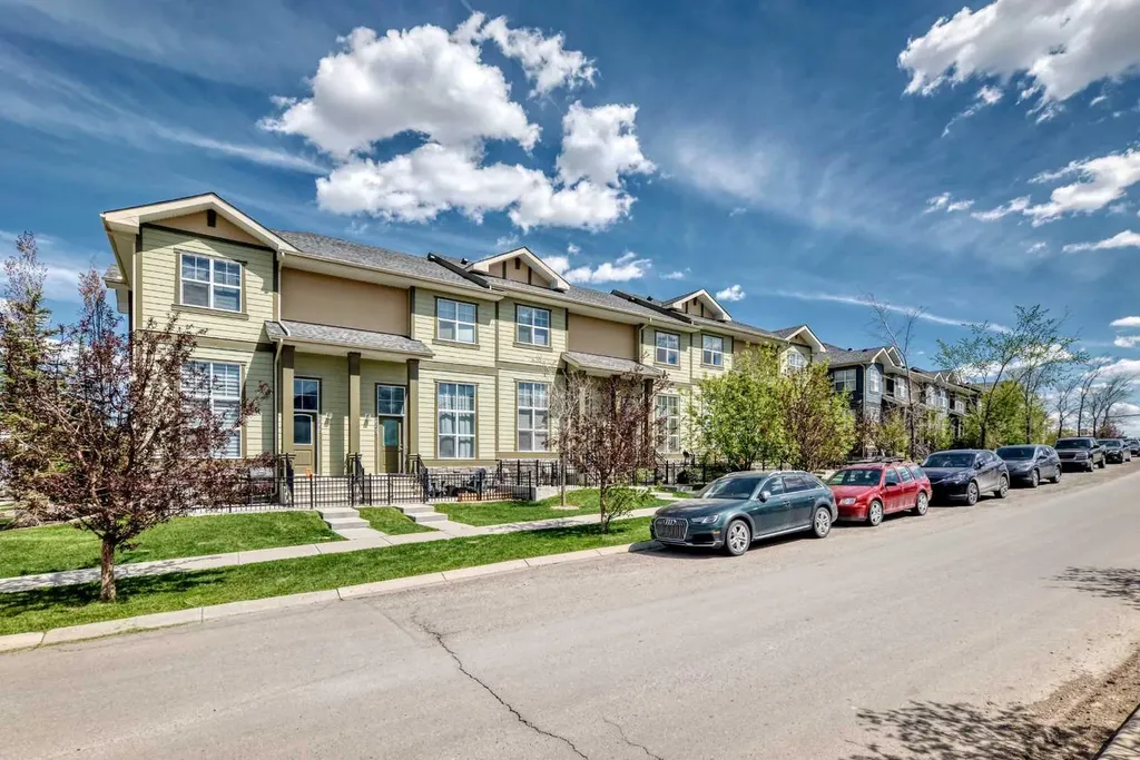 551 Evanston Link NW Calgary AB T3P 0B1