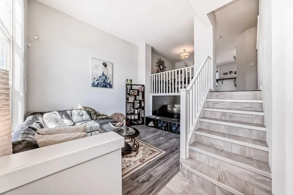 551 Evanston Link NW Calgary AB T3P 0B1