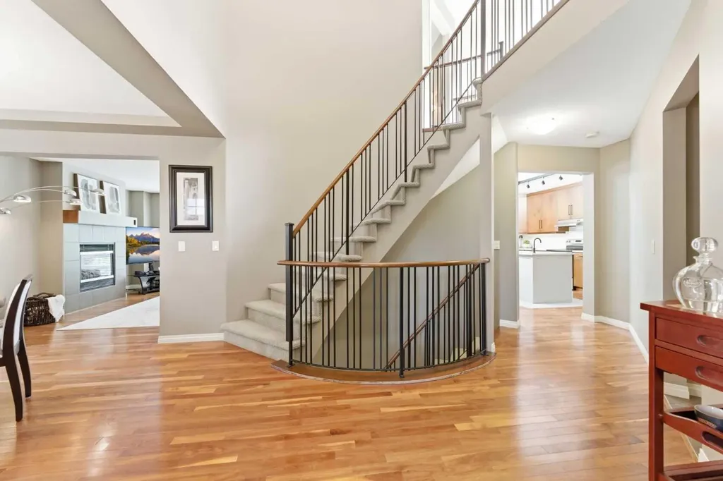 39 Evercreek Bluffs Road SW Calgary AB T2Y 4P3