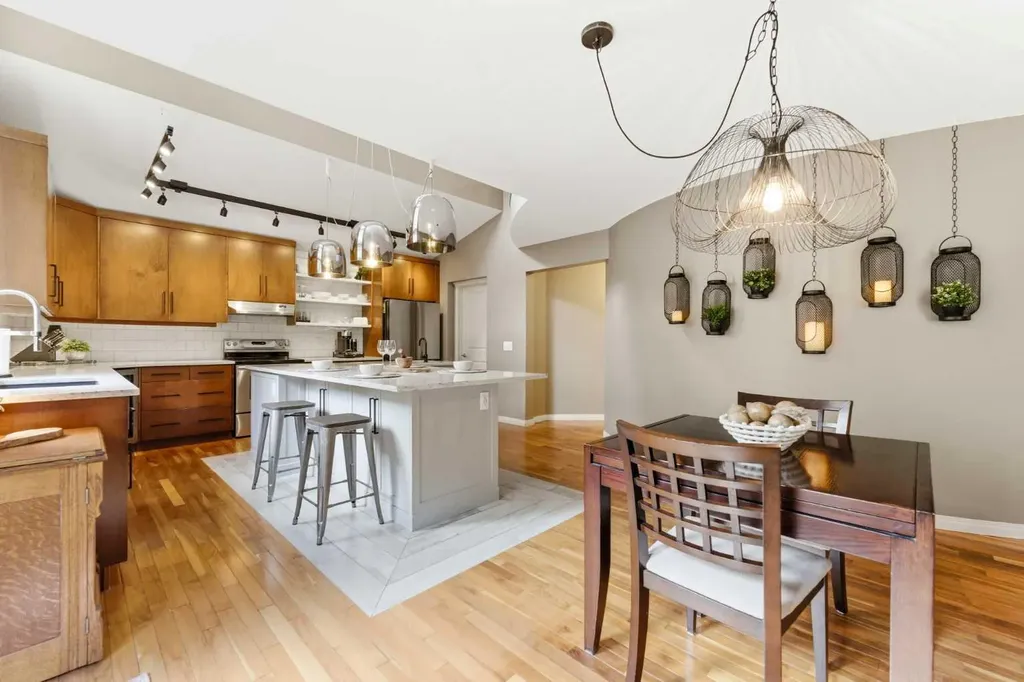 39 Evercreek Bluffs Road SW Calgary AB T2Y 4P3