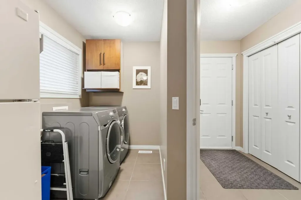 39 Evercreek Bluffs Road SW Calgary AB T2Y 4P3