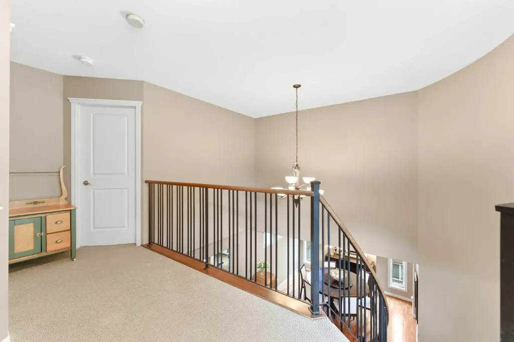 39 Evercreek Bluffs Road SW Calgary AB T2Y 4P3