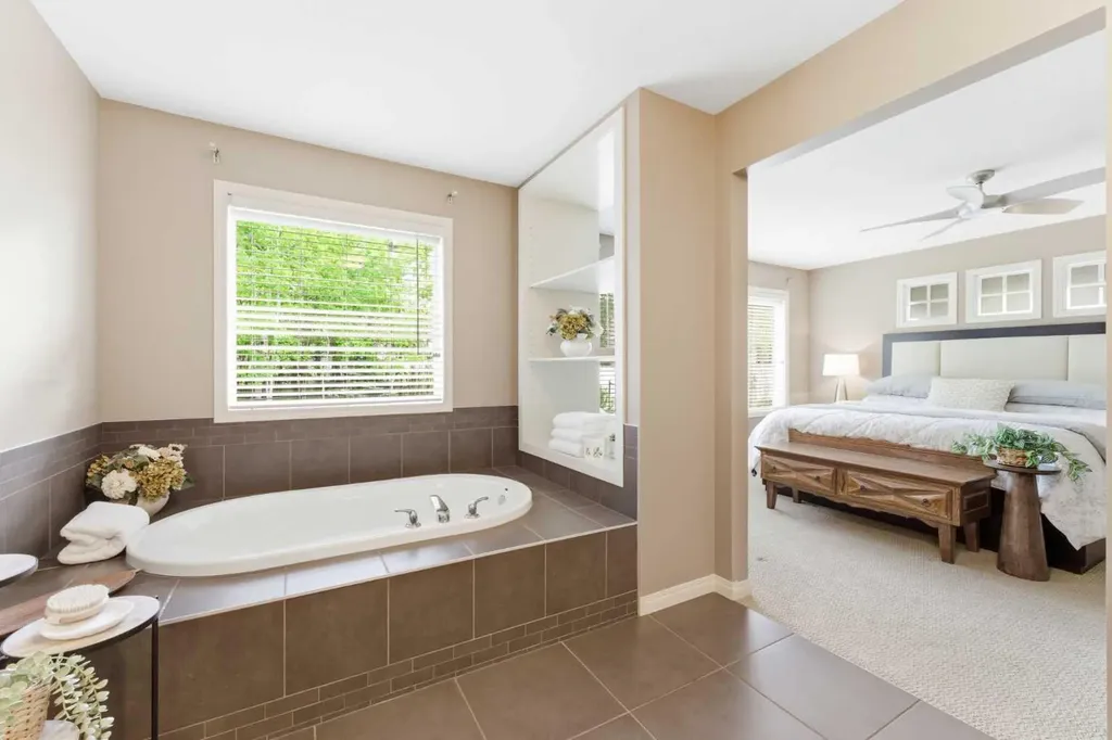 39 Evercreek Bluffs Road SW Calgary AB T2Y 4P3
