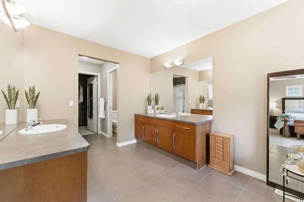 39 Evercreek Bluffs Road SW Calgary AB T2Y 4P3