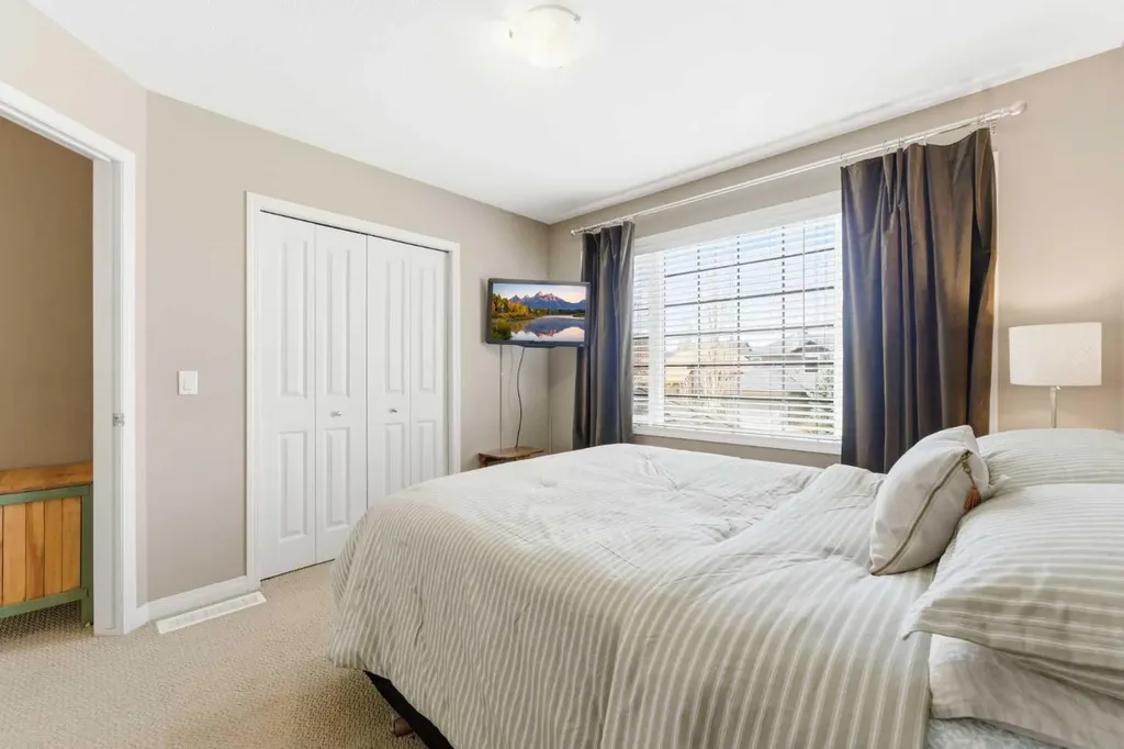 39 Evercreek Bluffs Road SW Calgary AB T2Y 4P3