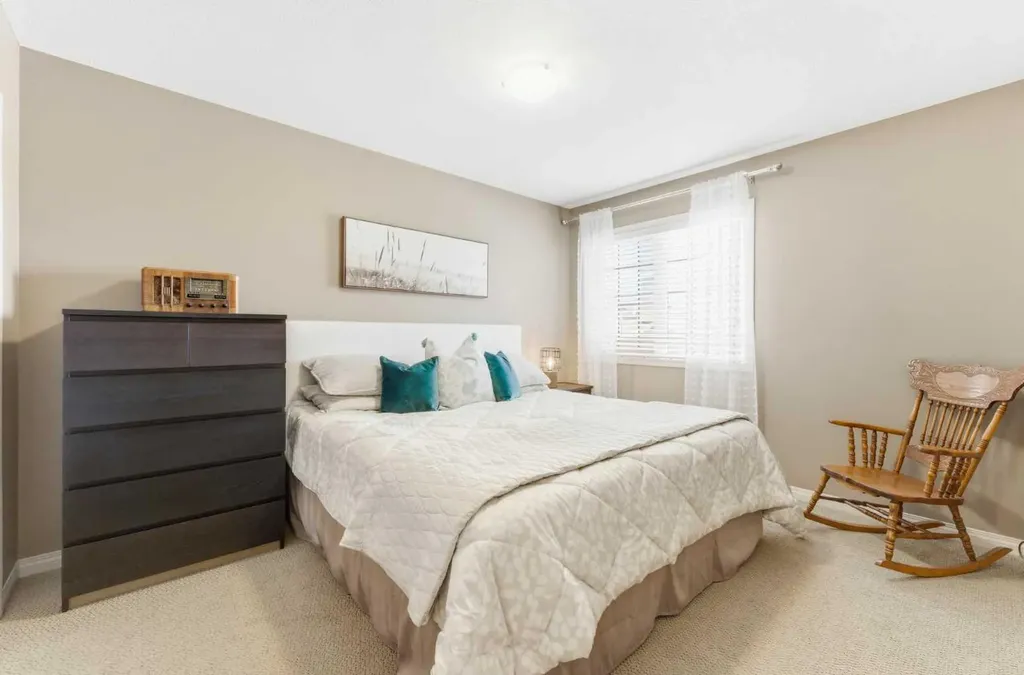 39 Evercreek Bluffs Road SW Calgary AB T2Y 4P3