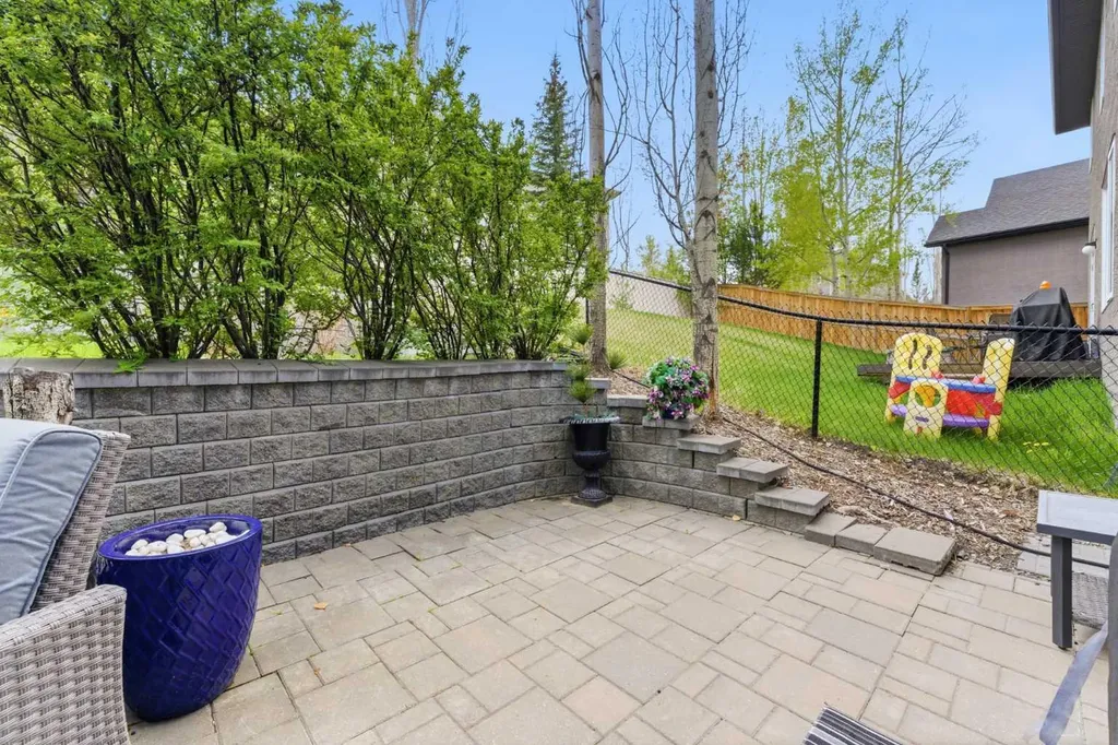 39 Evercreek Bluffs Road SW Calgary AB T2Y 4P3