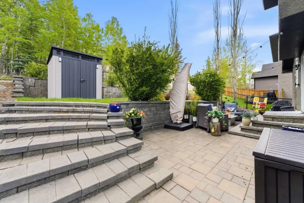 39 Evercreek Bluffs Road SW Calgary AB T2Y 4P3