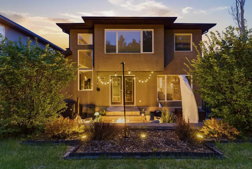 39 Evercreek Bluffs Road SW Calgary AB T2Y 4P3