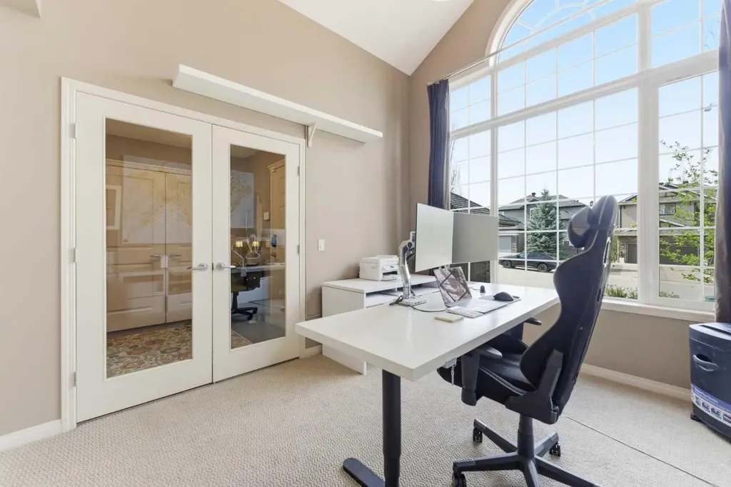 39 Evercreek Bluffs Road SW Calgary AB T2Y 4P3