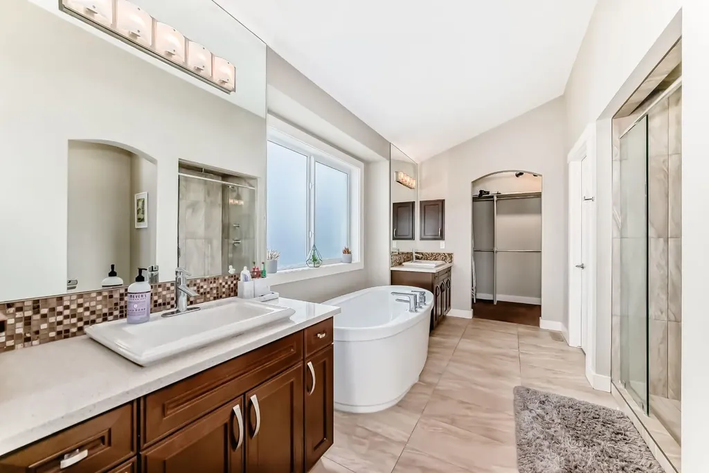 40 Cooperstown Place SW Airdrie AB T4B 3T5
