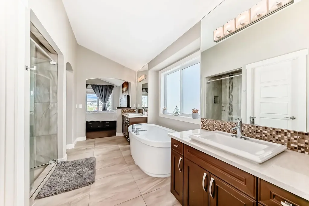 40 Cooperstown Place SW Airdrie AB T4B 3T5