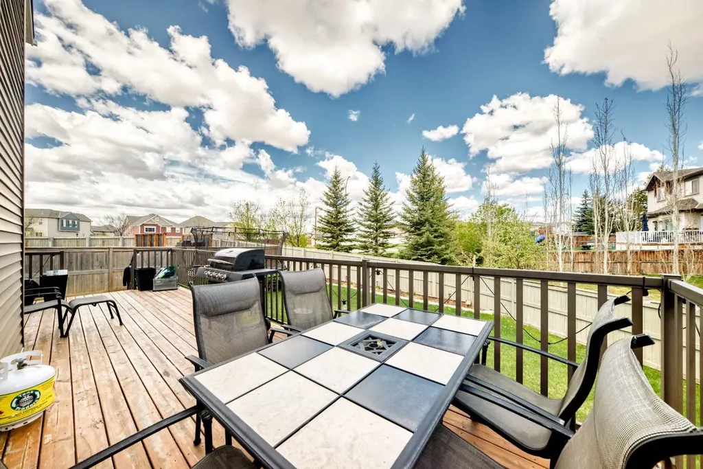 40 Cooperstown Place SW Airdrie AB T4B 3T5