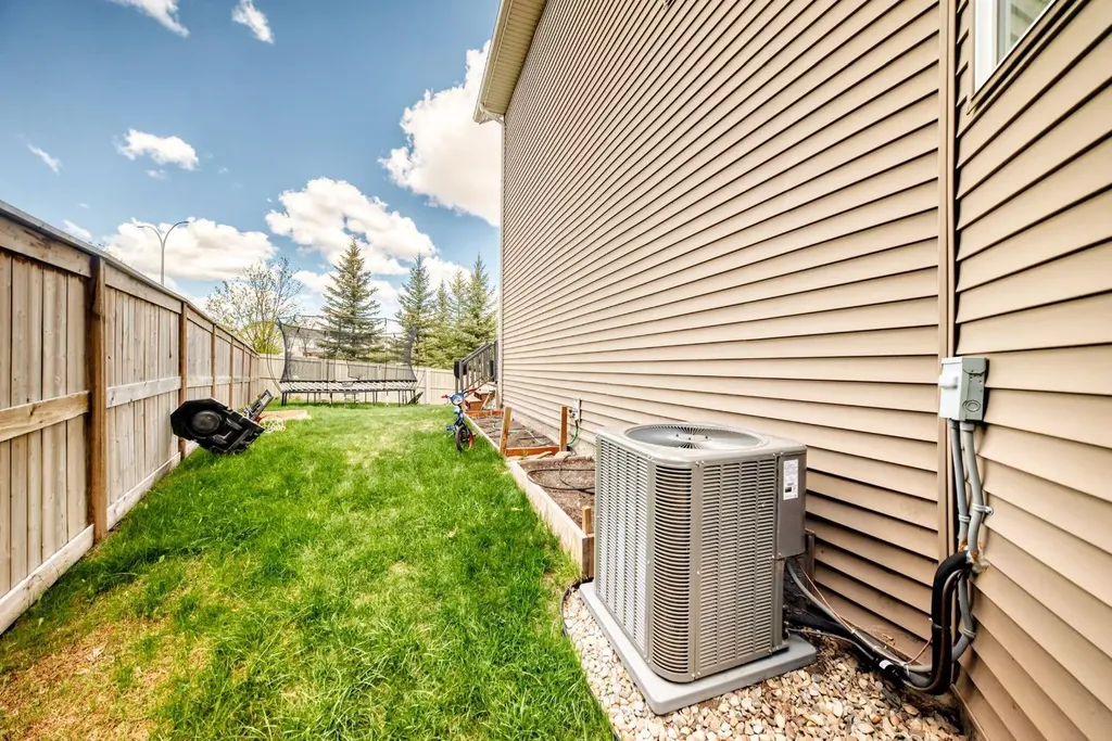 40 Cooperstown Place SW Airdrie AB T4B 3T5