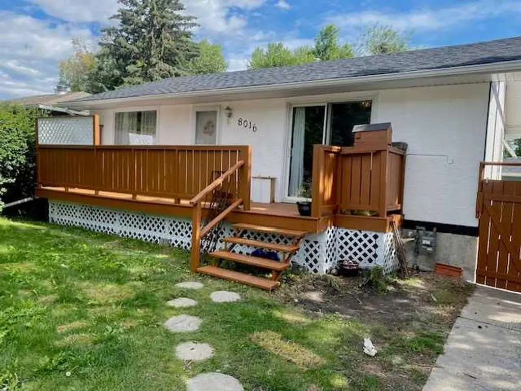 8016 33 Avenue NW Calgary AB T3B 1L7