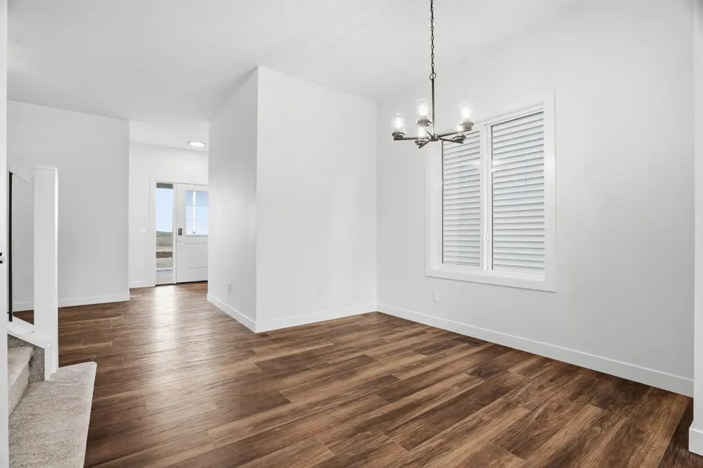 499 Lawthorn Way SE Airdrie AB T4A 3N9