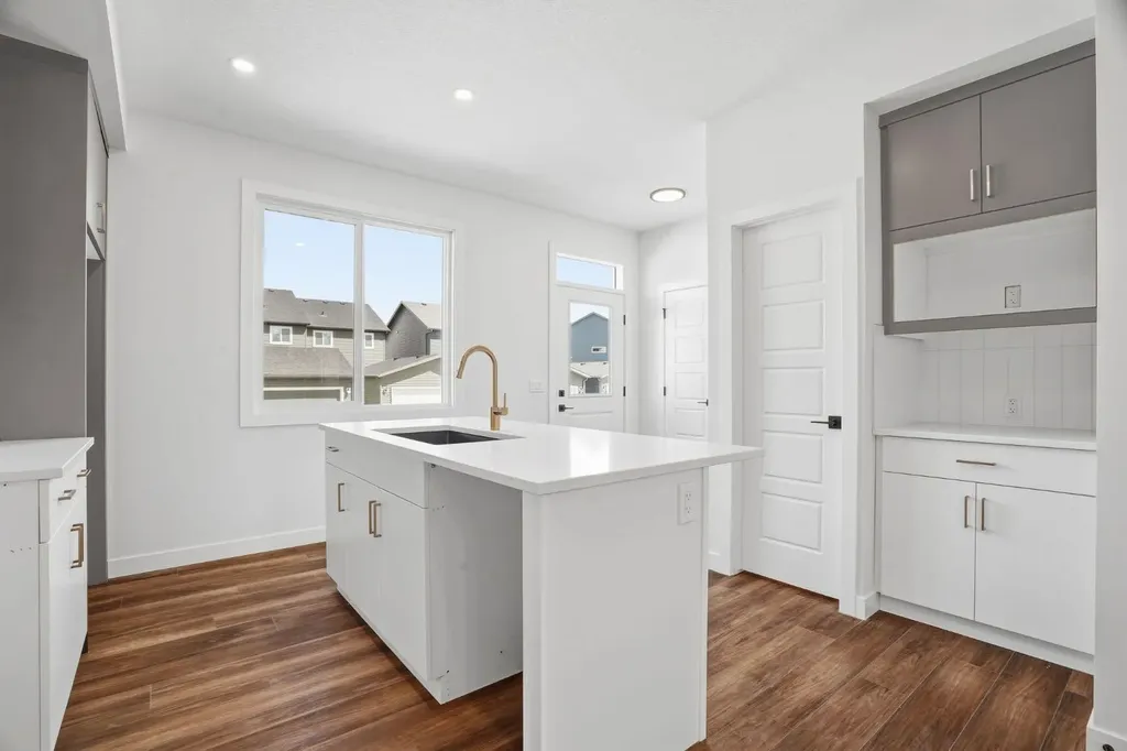 499 Lawthorn Way SE Airdrie AB T4A 3N9