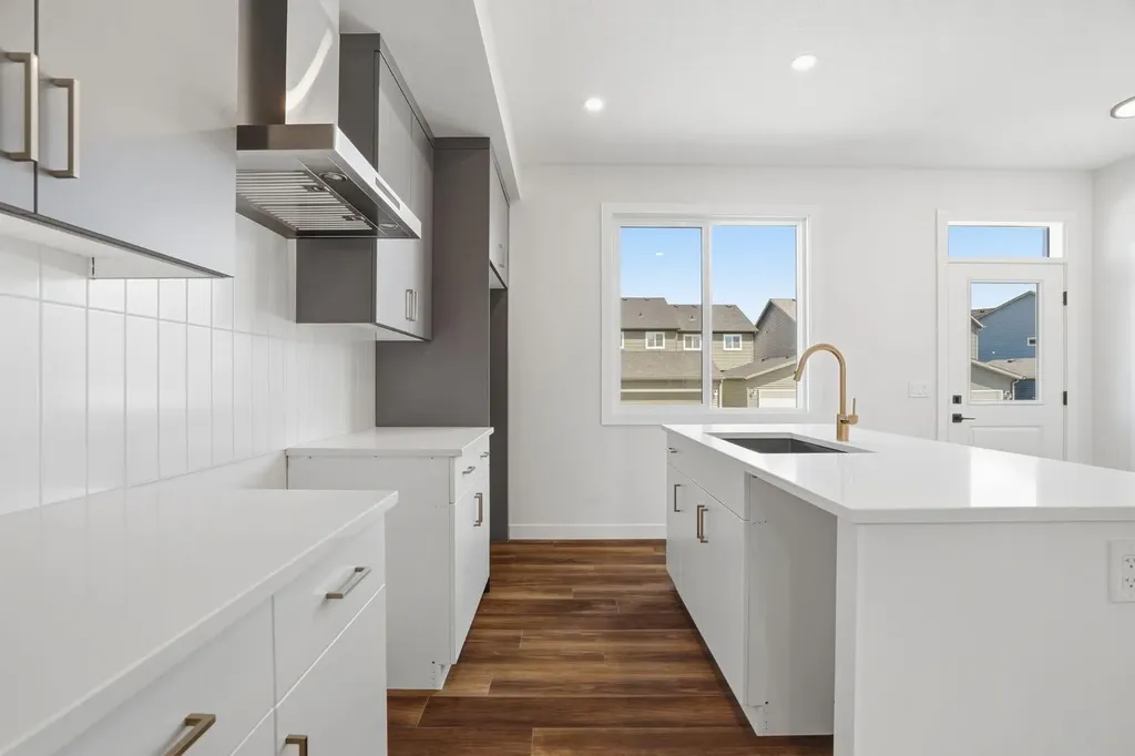 499 Lawthorn Way SE Airdrie AB T4A 3N9