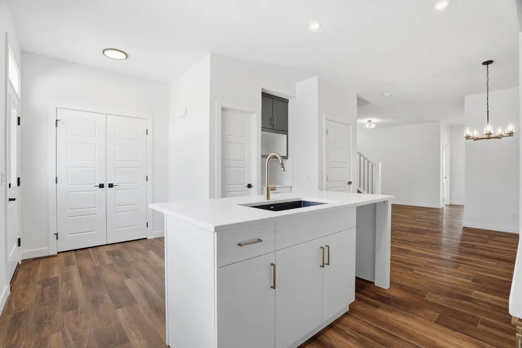 499 Lawthorn Way SE Airdrie AB T4A 3N9