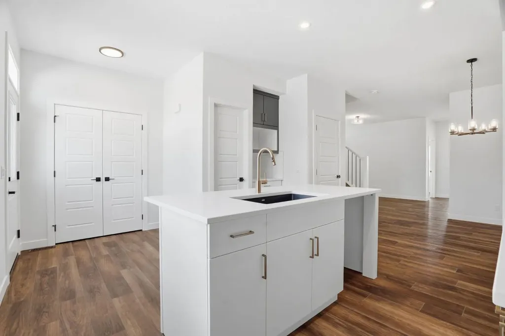 499 Lawthorn Way SE Airdrie AB T4A 3N9