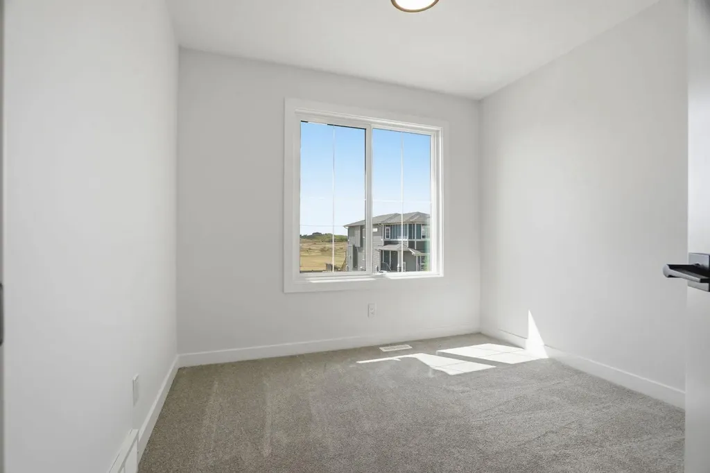 499 Lawthorn Way SE Airdrie AB T4A 3N9