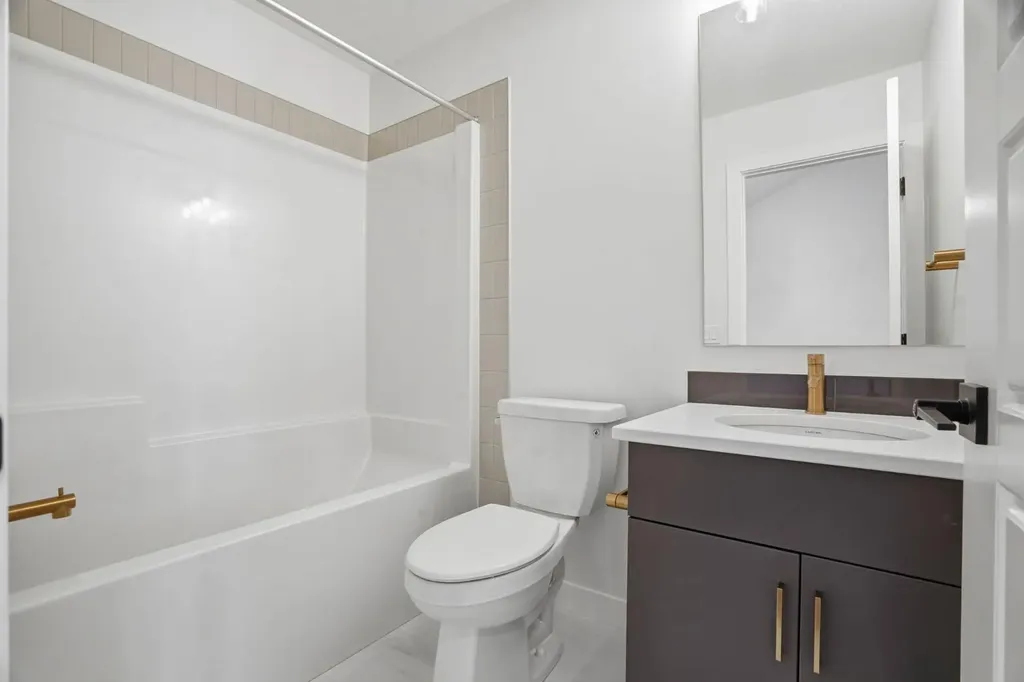 499 Lawthorn Way SE Airdrie AB T4A 3N9
