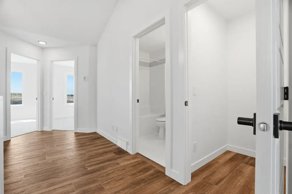 499 Lawthorn Way SE Airdrie AB T4A 3N9