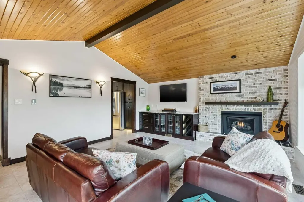 242026 White Post Lane W Rural Foothills County AB T1S3K3