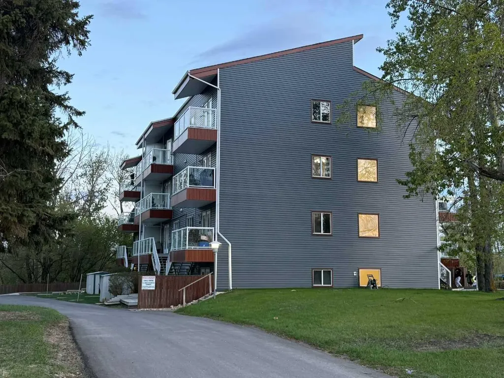 5519 Kerry Wood Drive Red Deer AB T4N 4X3