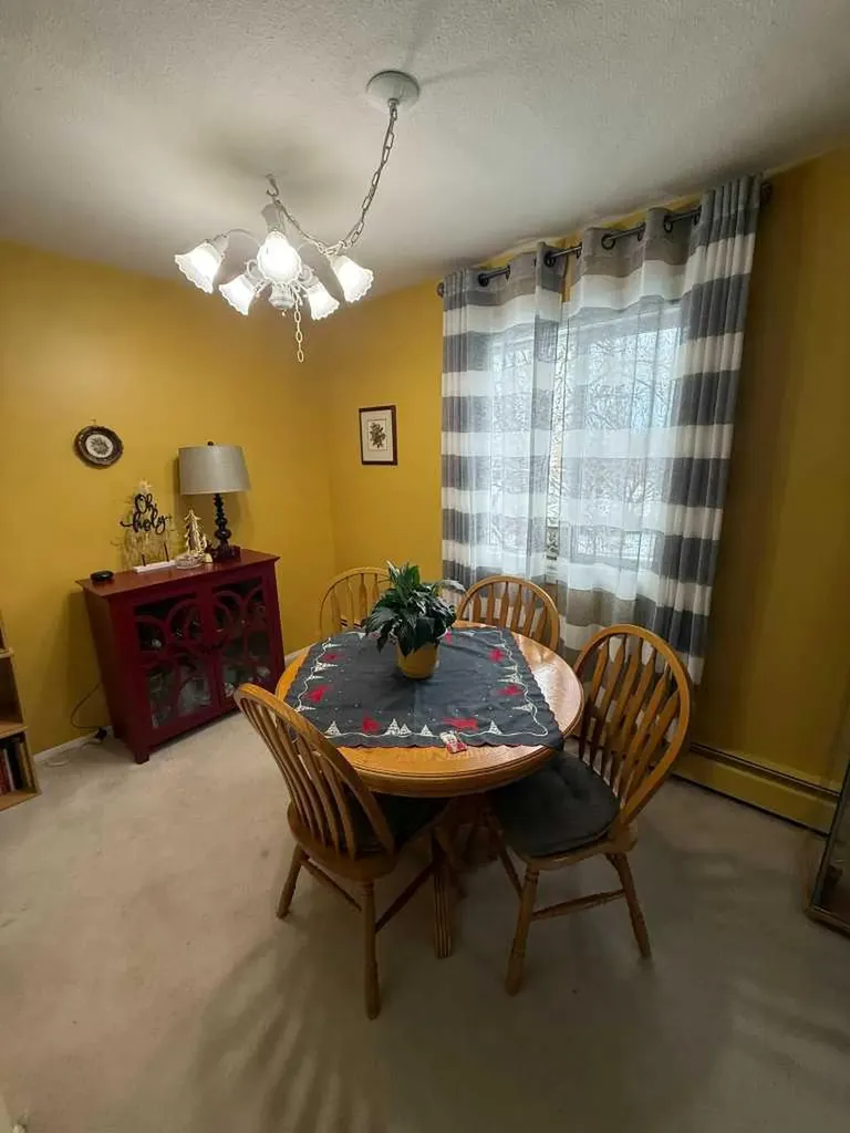 5519 Kerry Wood Drive Red Deer AB T4N 4X3