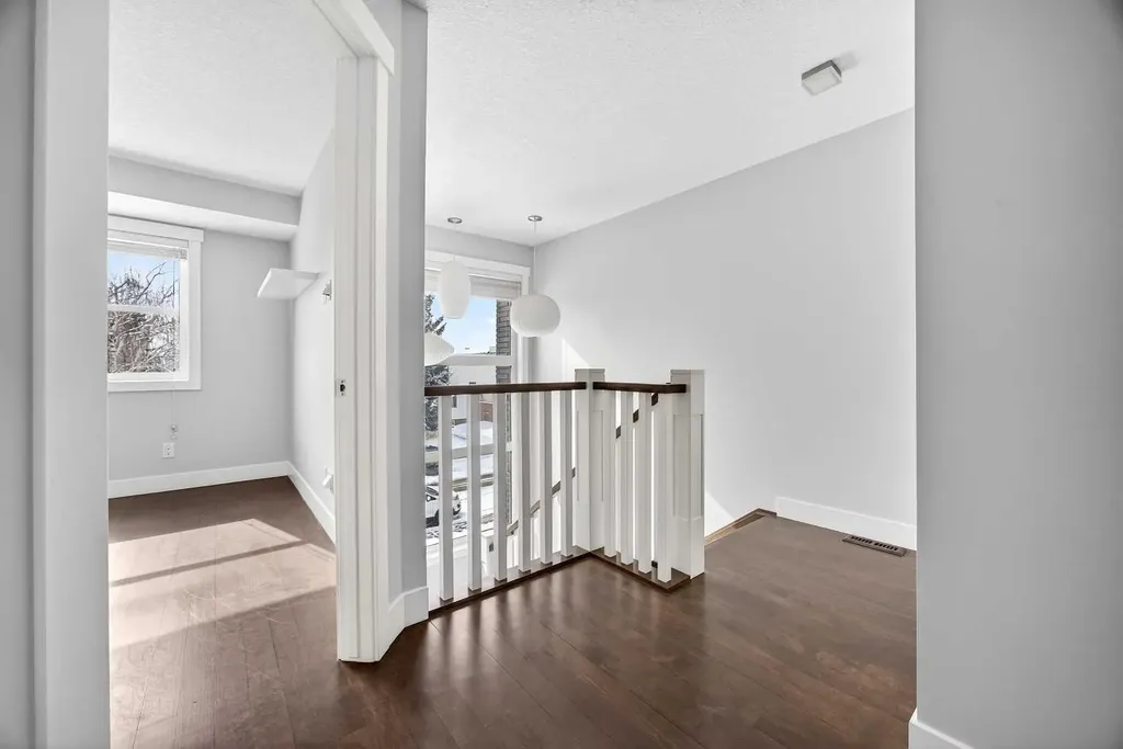 1410 21 Avenue NW Calgary AB T2M 1L6