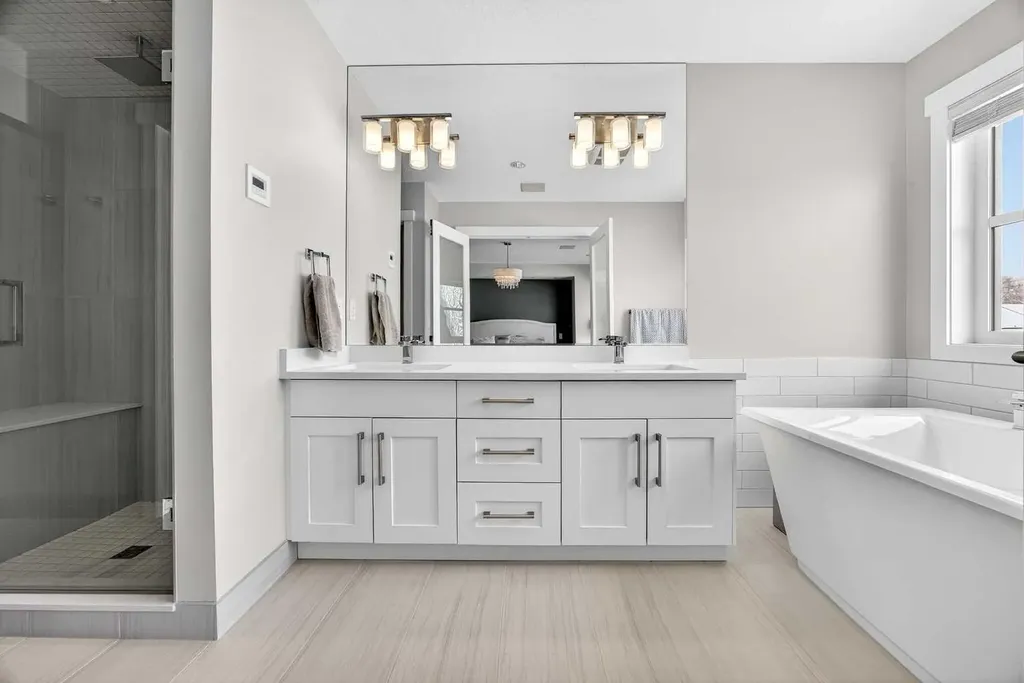 1410 21 Avenue NW Calgary AB T2M 1L6