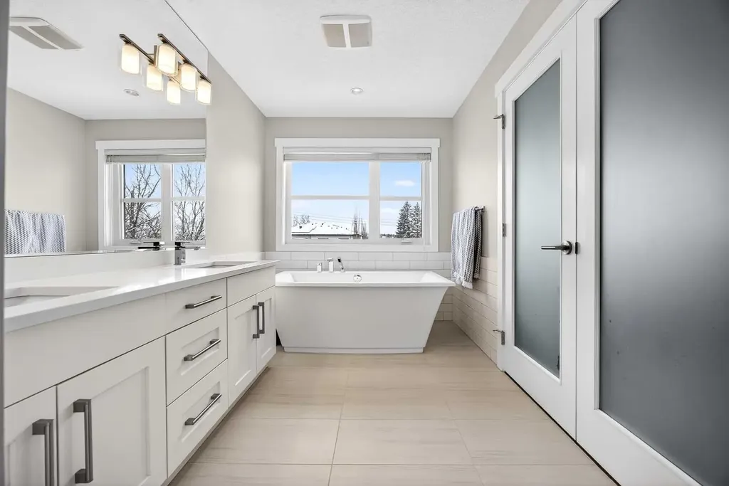 1410 21 Avenue NW Calgary AB T2M 1L6