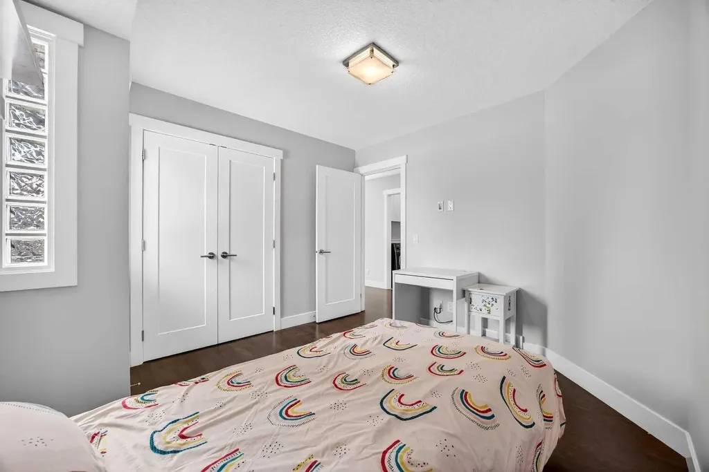 1410 21 Avenue NW Calgary AB T2M 1L6