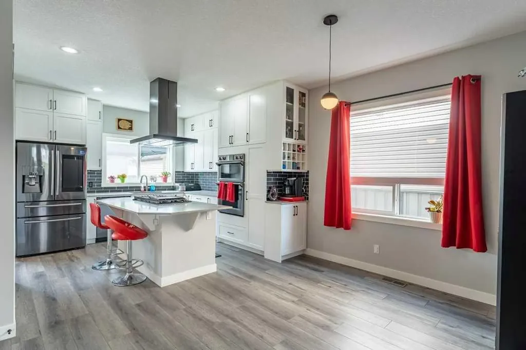 110 Hillcrest Close SW Airdrie AB T4B 4H6