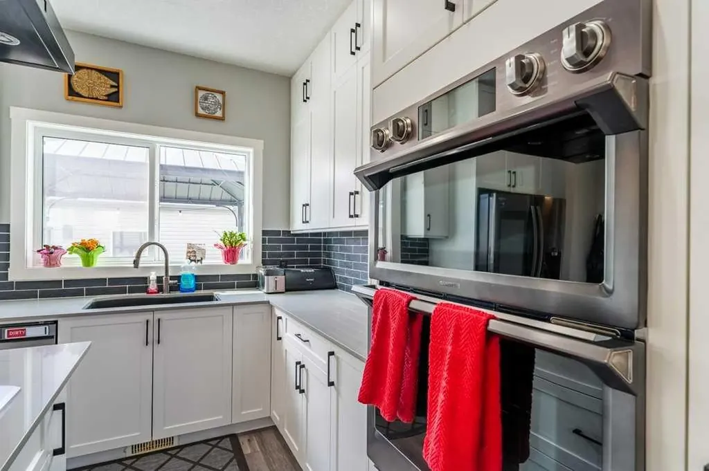 110 Hillcrest Close SW Airdrie AB T4B 4H6