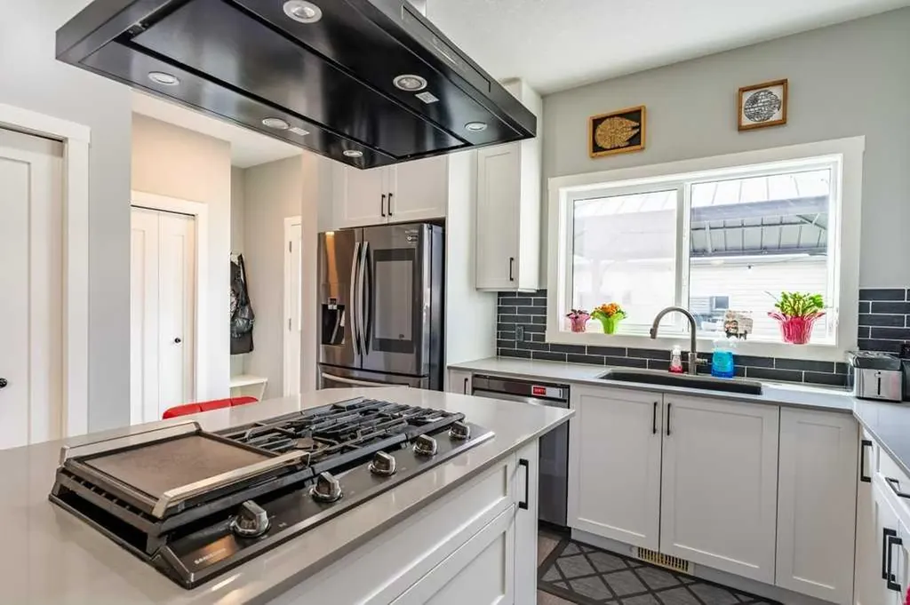 110 Hillcrest Close SW Airdrie AB T4B 4H6